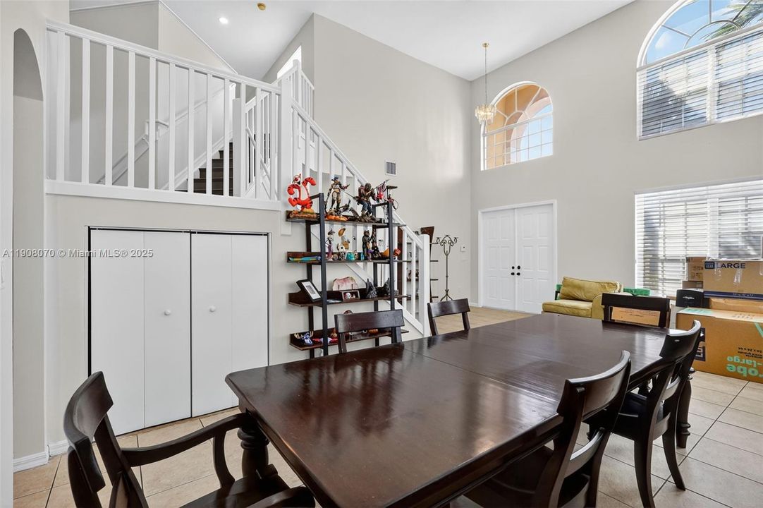 待售: $1,099,000 (4 贝兹, 3 浴室, 3284 平方英尺)