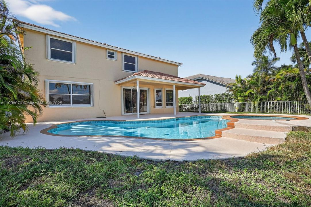 待售: $1,099,000 (4 贝兹, 3 浴室, 3284 平方英尺)