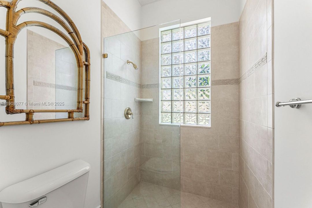 2 baths in Primary Bedroom