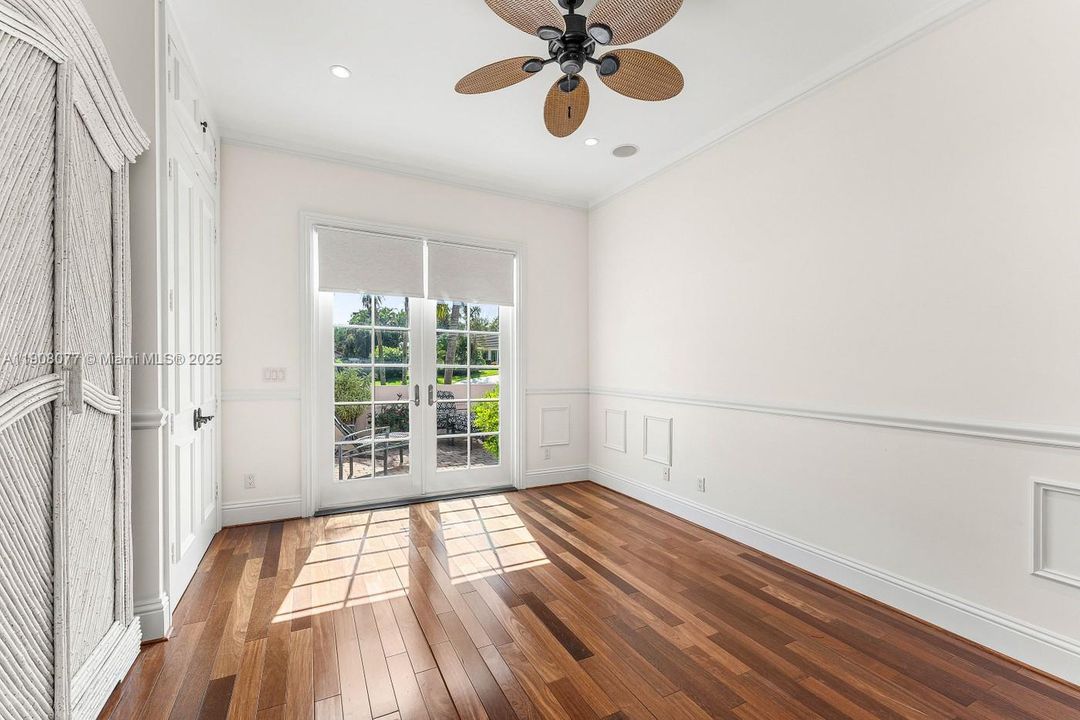 Bedroom opens to Lyra Patio