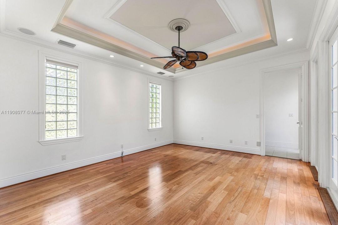 High ceilings, wood floors