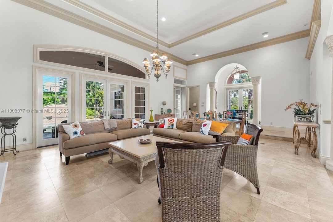 Large, high ceilings, custom moldings