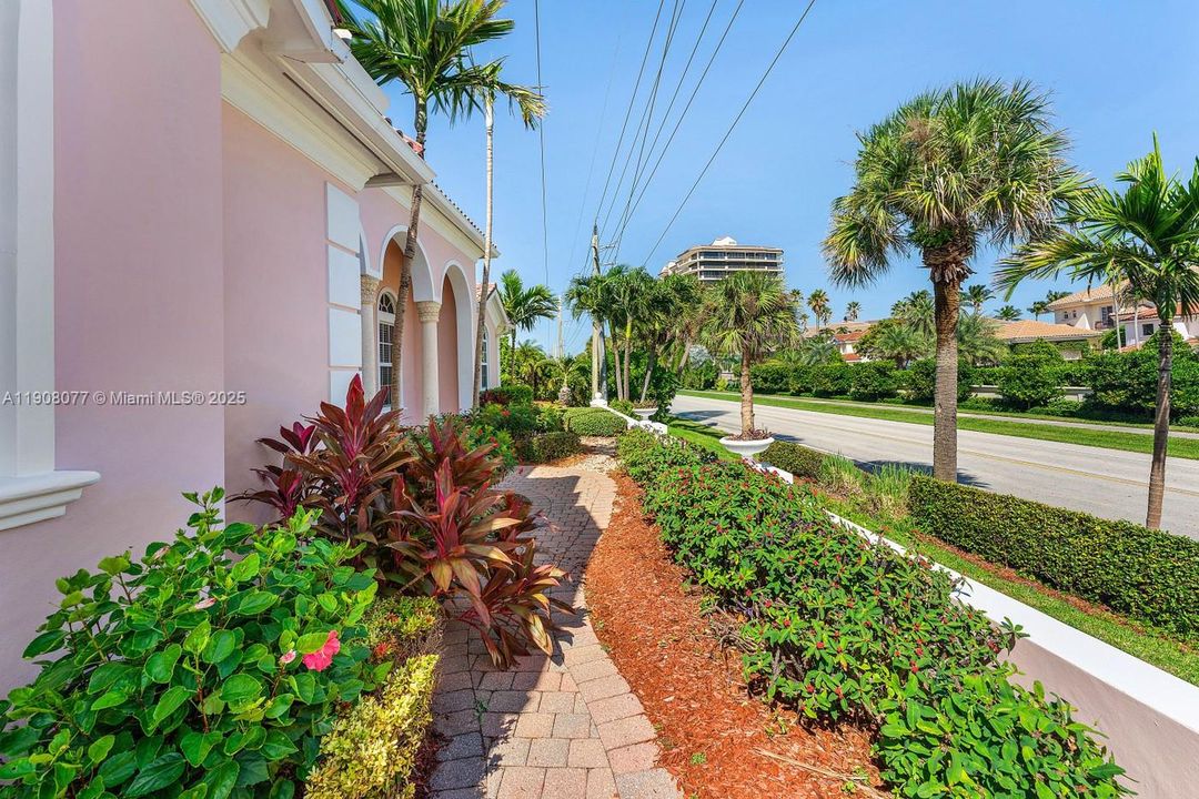 Looking south along Ocean Dr