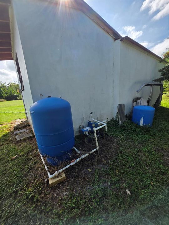 For Sale: $770,000 (3 beds, 2 baths, 1692 Square Feet)