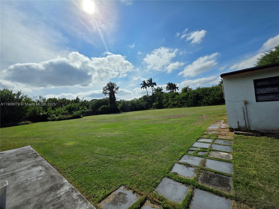 For Sale: $770,000 (3 beds, 2 baths, 1692 Square Feet)