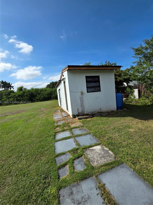 For Sale: $770,000 (3 beds, 2 baths, 1692 Square Feet)