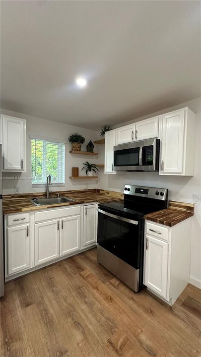 Recently Rented: $1,850 (1 beds, 1 baths, 1512 Square Feet)