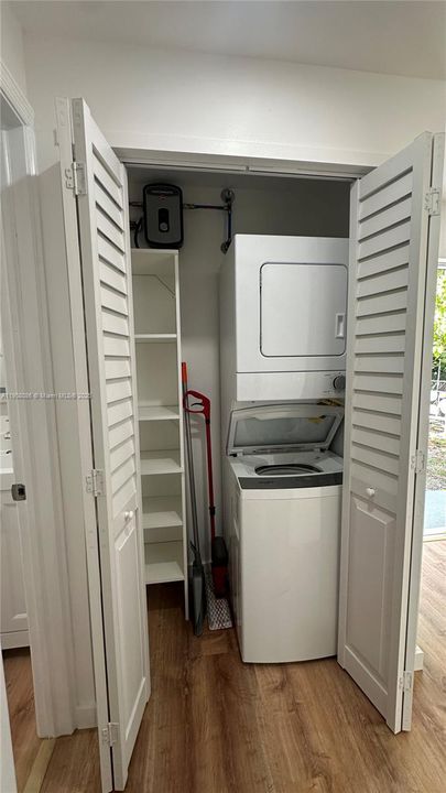 Recently Rented: $1,850 (1 beds, 1 baths, 1512 Square Feet)