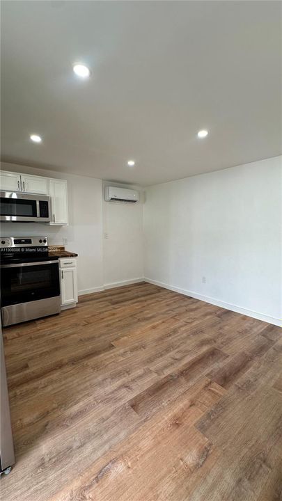 Recently Rented: $1,850 (1 beds, 1 baths, 1512 Square Feet)