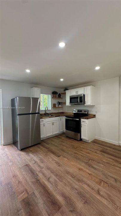 Recently Rented: $1,850 (1 beds, 1 baths, 1512 Square Feet)