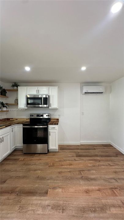 Recently Rented: $1,850 (1 beds, 1 baths, 1512 Square Feet)