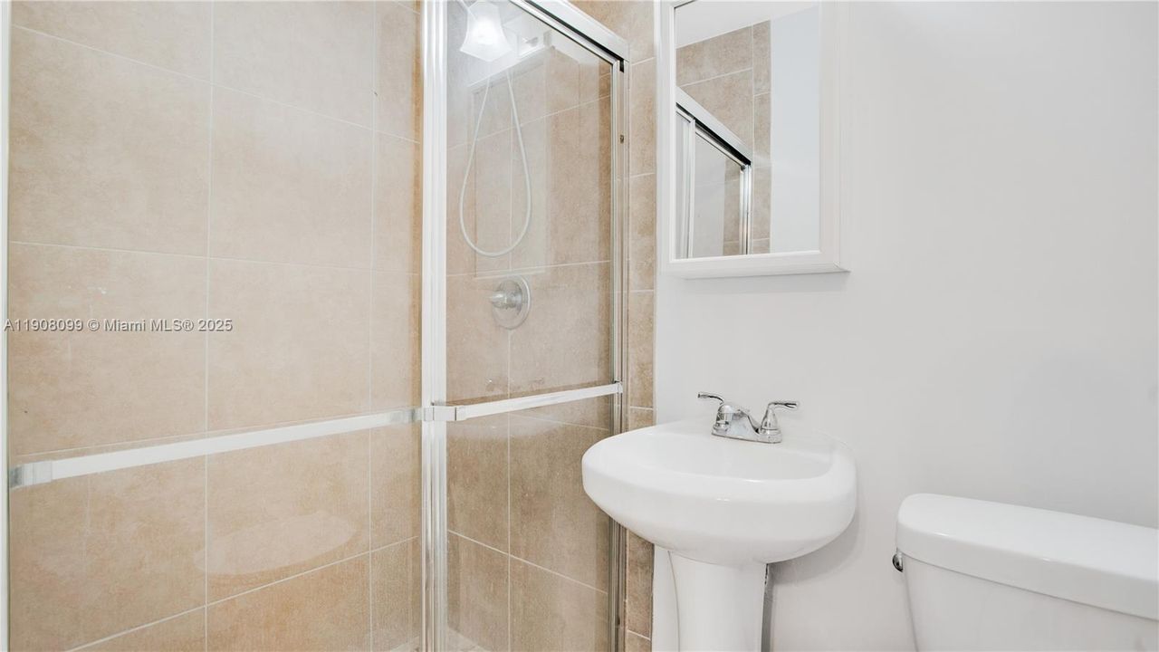 For Rent: $6,500 (3 beds, 2 baths, 1484 Square Feet)