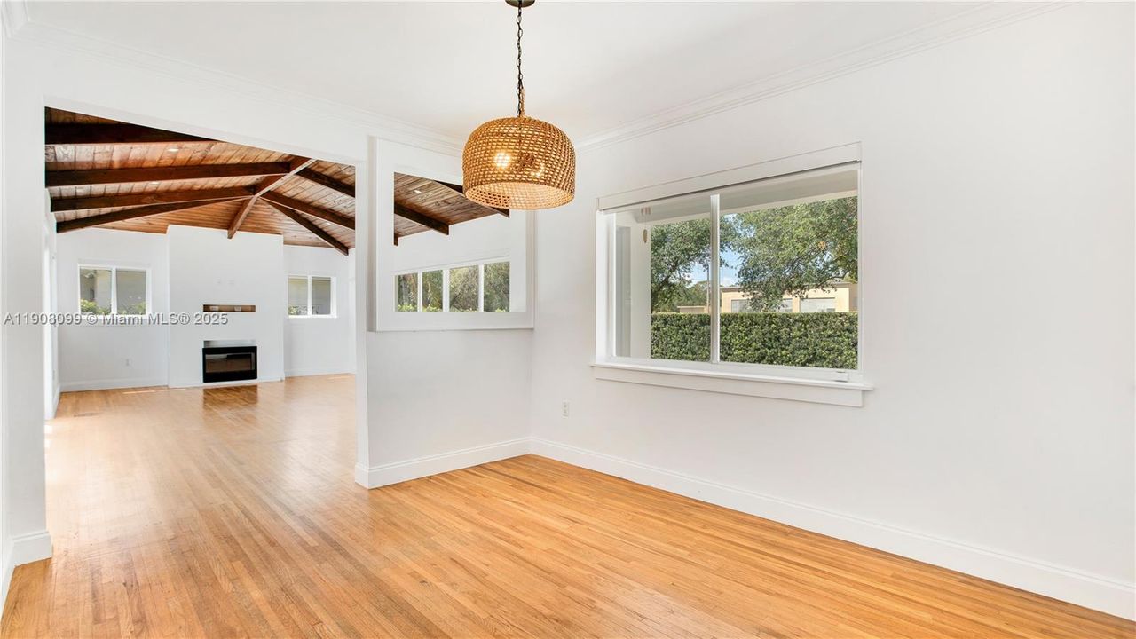 For Rent: $6,500 (3 beds, 2 baths, 1484 Square Feet)