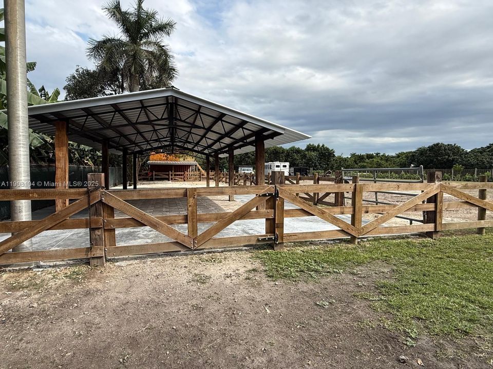 For Sale: $1,500,000 (3 beds, 1 baths, 1748 Square Feet)