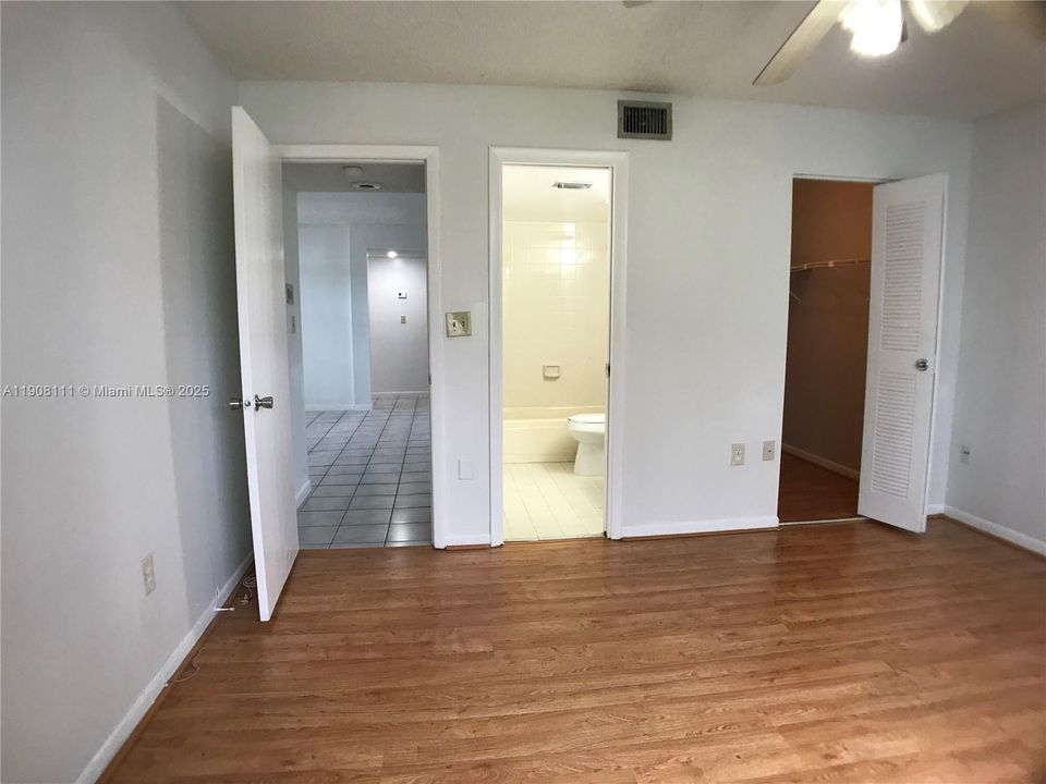 For Sale: $254,000 (2 beds, 2 baths, 1123 Square Feet)