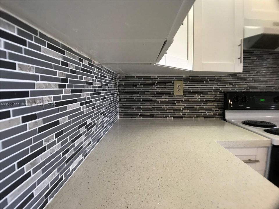 For Sale: $254,000 (2 beds, 2 baths, 1123 Square Feet)