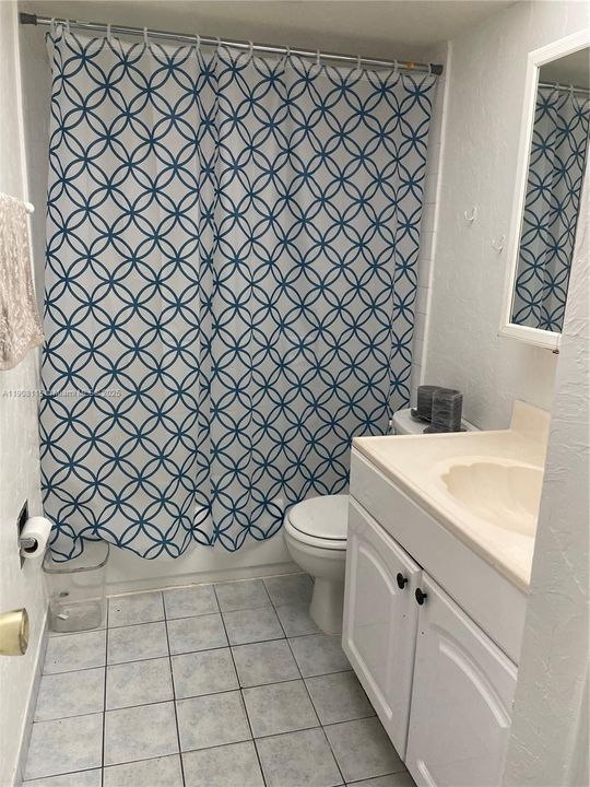 В аренду: $1,800 (2 спален, 1 ванн, 828 Квадратных фут)