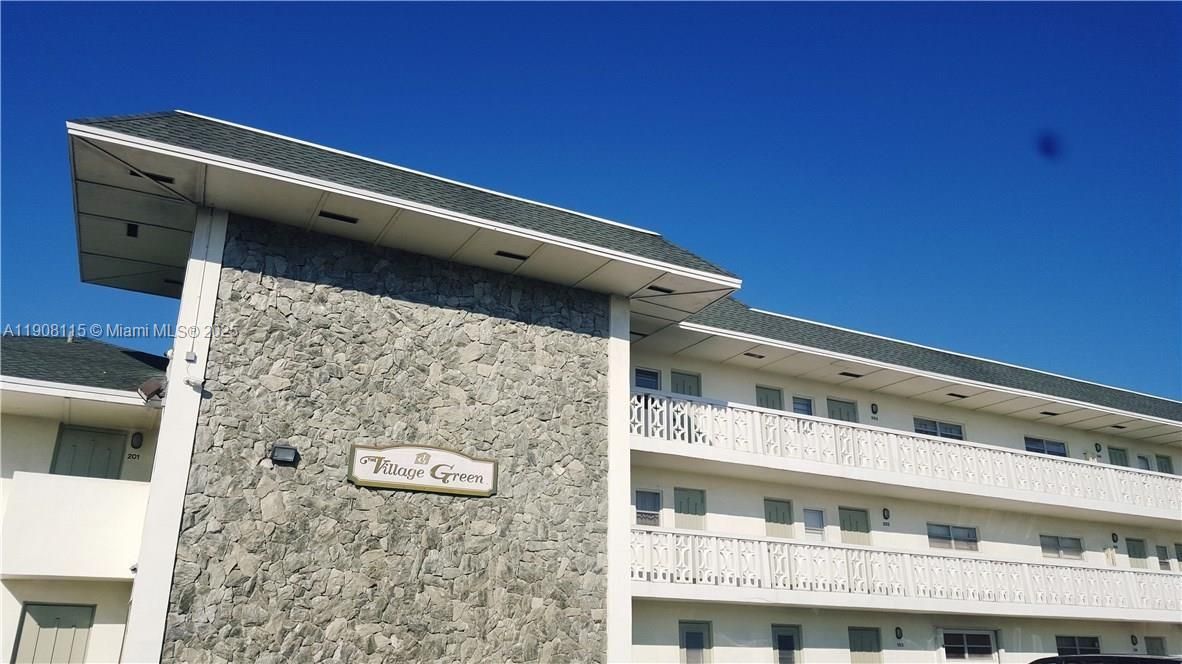 В аренду: $1,800 (2 спален, 1 ванн, 828 Квадратных фут)