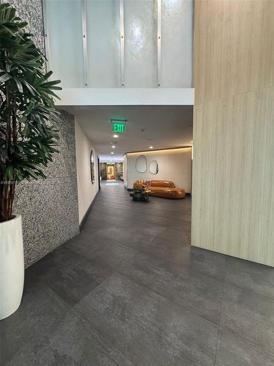 待售: $520,000 (2 贝兹, 2 浴室, 1093 平方英尺)