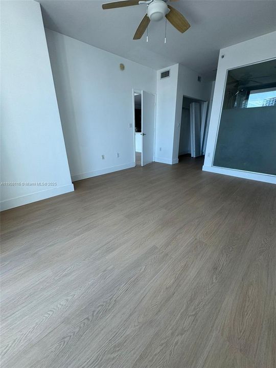 待售: $520,000 (2 贝兹, 2 浴室, 1093 平方英尺)