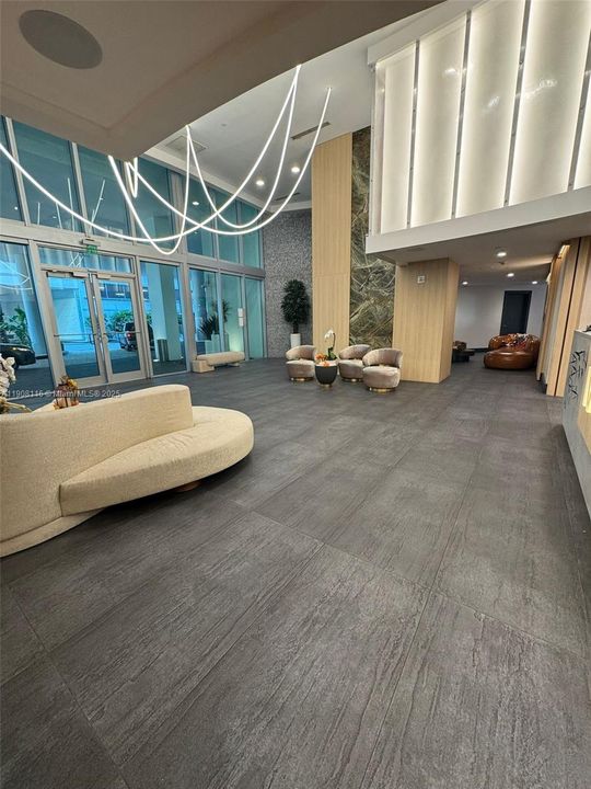 待售: $520,000 (2 贝兹, 2 浴室, 1093 平方英尺)