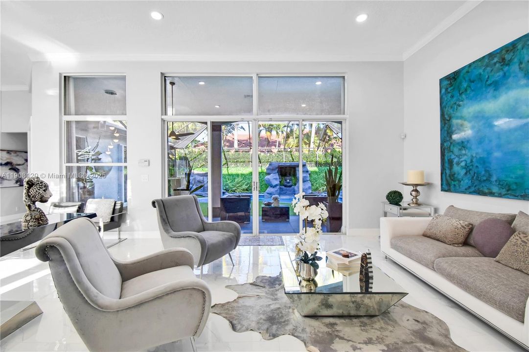 For Sale: $1,695,000 (7 beds, 5 baths, 3952 Square Feet)