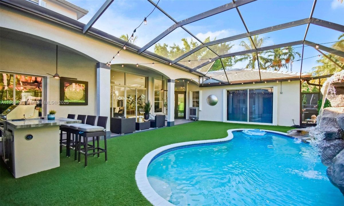 For Sale: $1,695,000 (7 beds, 5 baths, 3952 Square Feet)