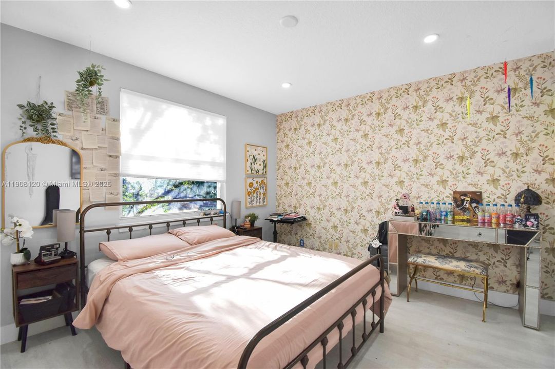 For Sale: $1,695,000 (7 beds, 5 baths, 3952 Square Feet)