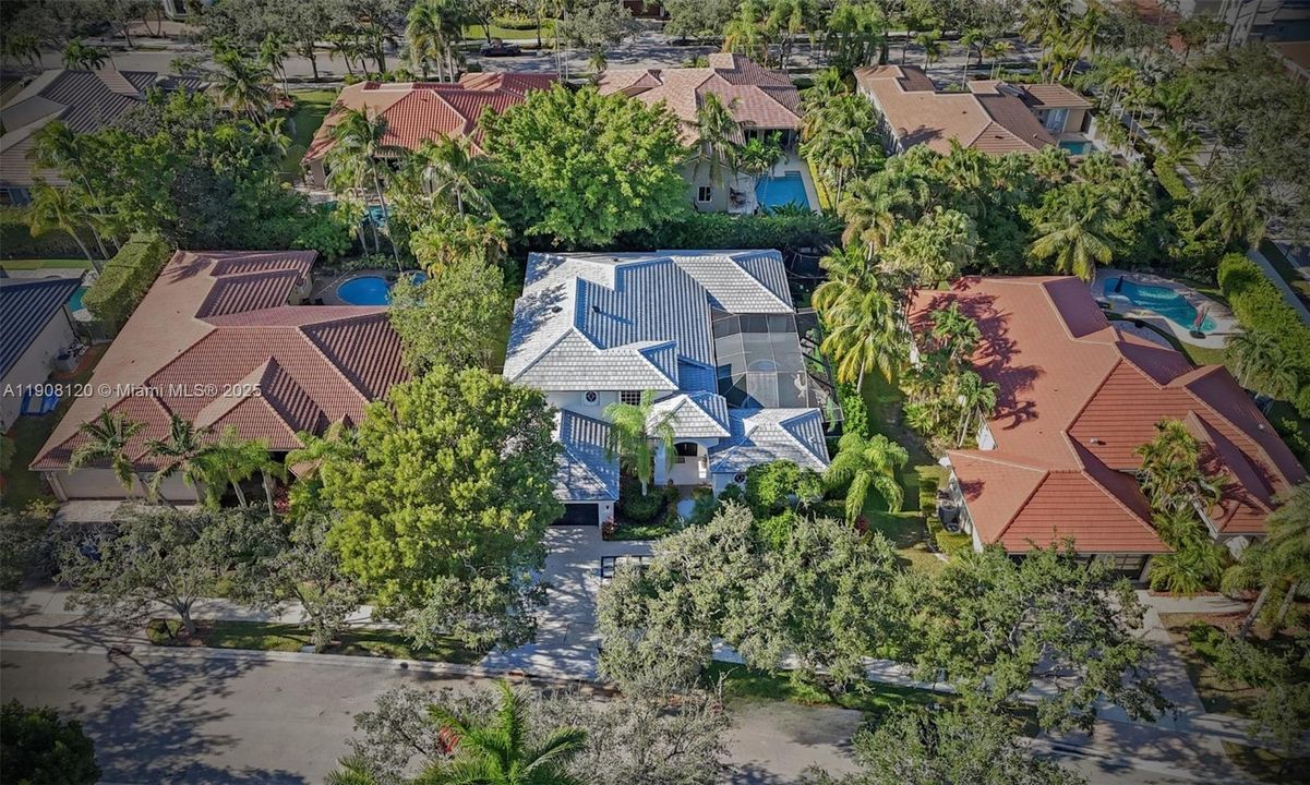 For Sale: $1,695,000 (7 beds, 5 baths, 3952 Square Feet)