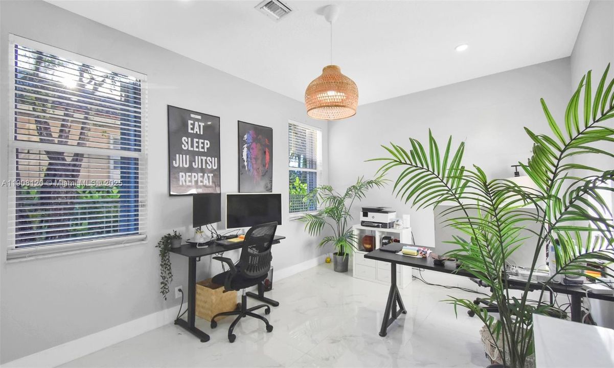 For Sale: $1,695,000 (7 beds, 5 baths, 3952 Square Feet)