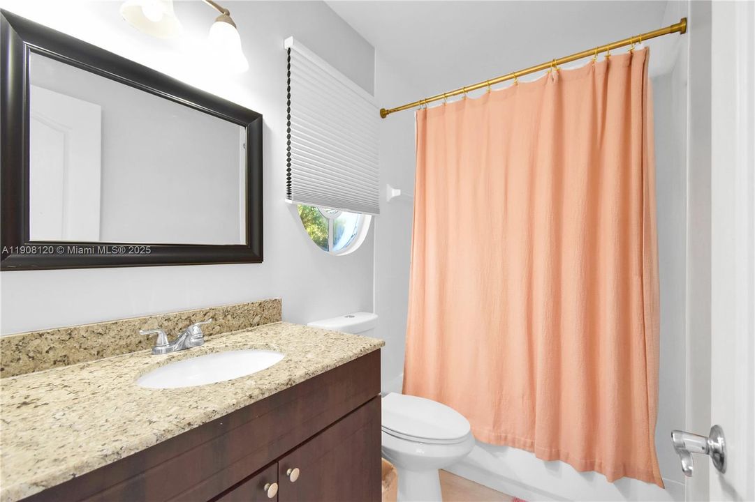 For Sale: $1,695,000 (7 beds, 5 baths, 3952 Square Feet)