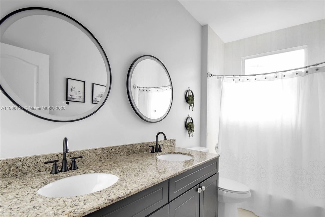 For Sale: $1,695,000 (7 beds, 5 baths, 3952 Square Feet)