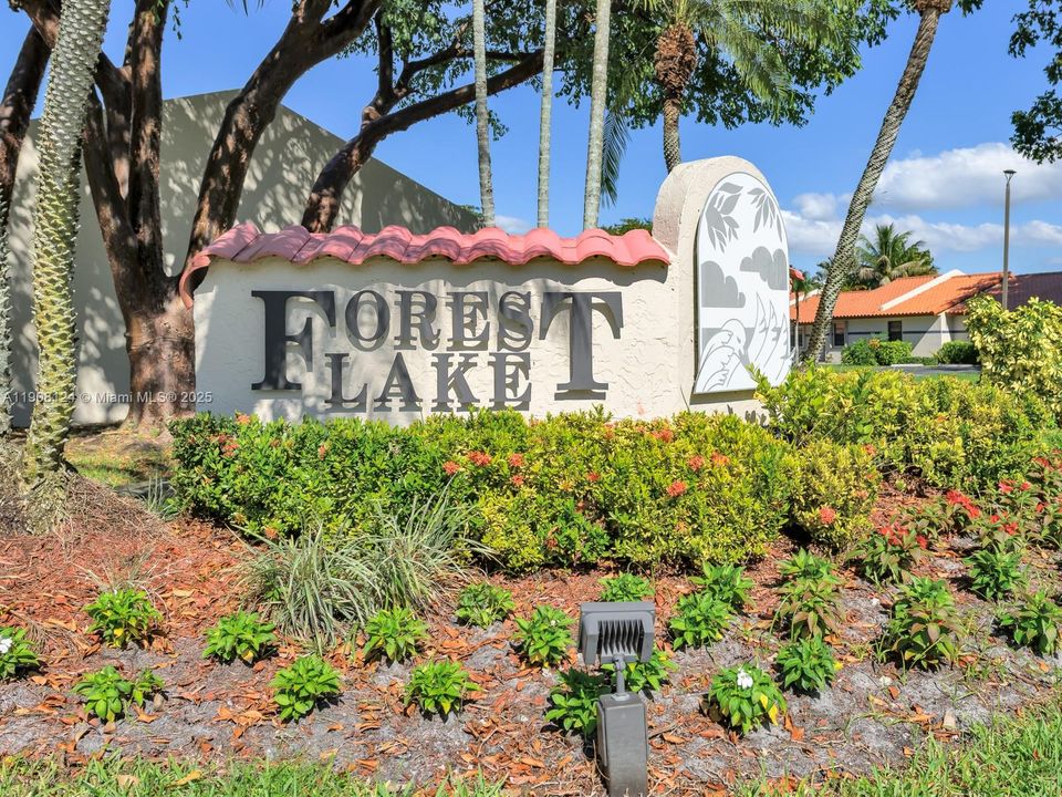 Active With Contract: $419,900 (2 beds, 2 baths, 1188 Square Feet)