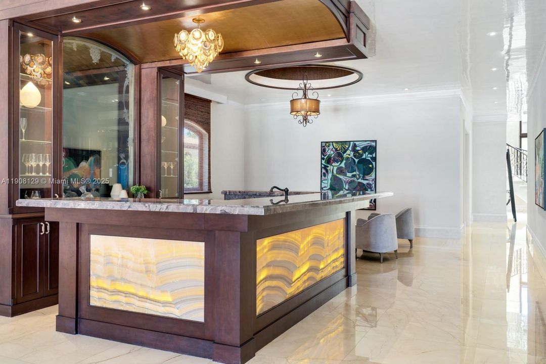 待售: $99,000,000 (15 贝兹, 17 浴室, 24036 平方英尺)