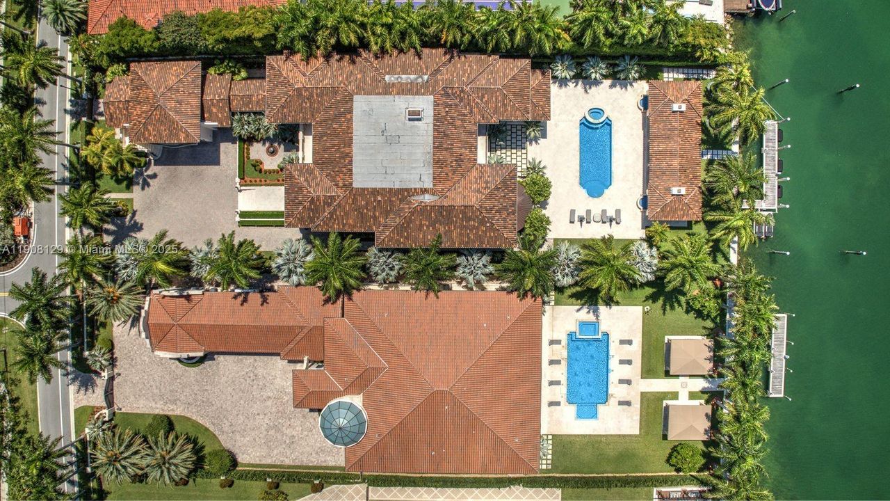 待售: $99,000,000 (15 贝兹, 17 浴室, 24036 平方英尺)