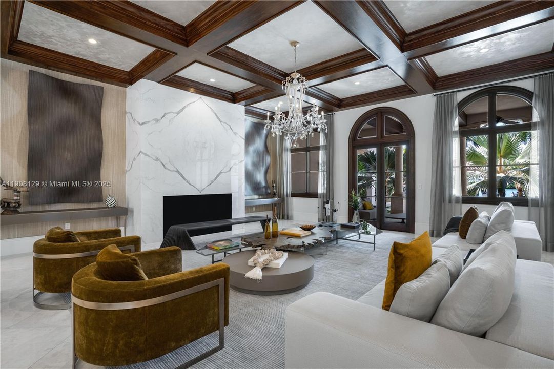 待售: $99,000,000 (15 贝兹, 17 浴室, 24036 平方英尺)