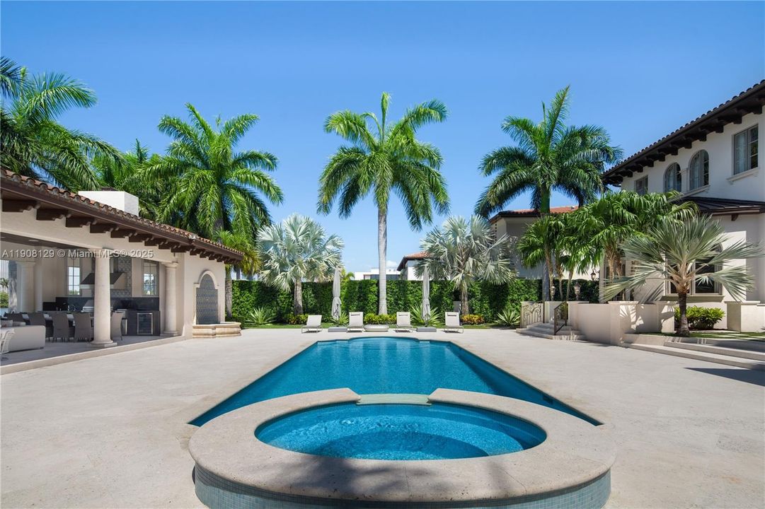 待售: $99,000,000 (15 贝兹, 17 浴室, 24036 平方英尺)