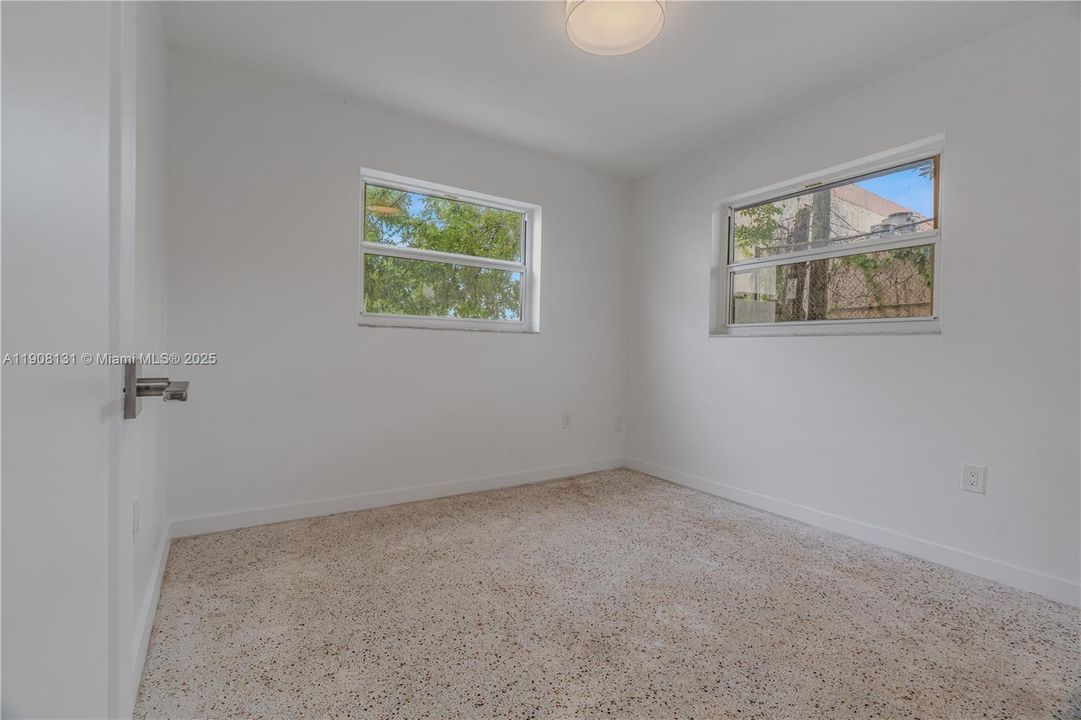 出租: $2,800 (2 贝兹, 1 浴室, 1100 平方英尺)