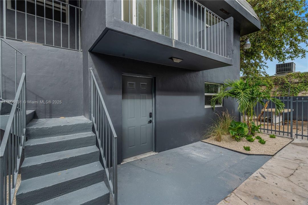 出租: $2,800 (2 贝兹, 1 浴室, 1100 平方英尺)