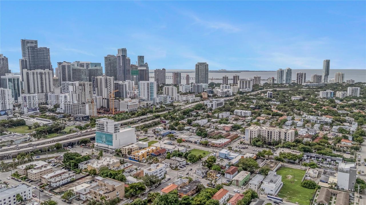 出租: $2,800 (2 贝兹, 1 浴室, 1100 平方英尺)