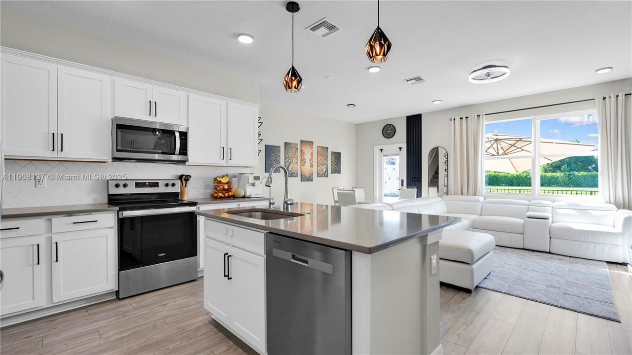 待售: $549,000 (3 贝兹, 2 浴室, 1516 平方英尺)