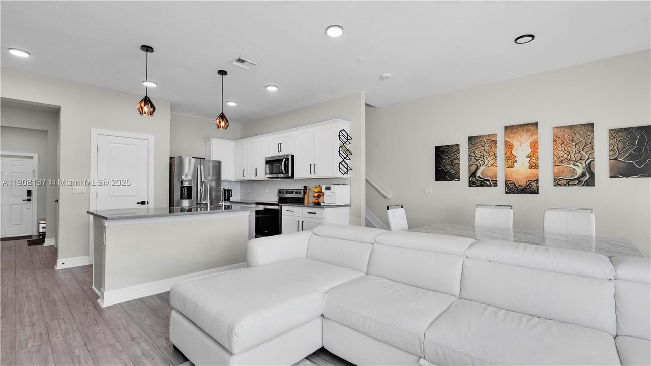 待售: $549,000 (3 贝兹, 2 浴室, 1516 平方英尺)