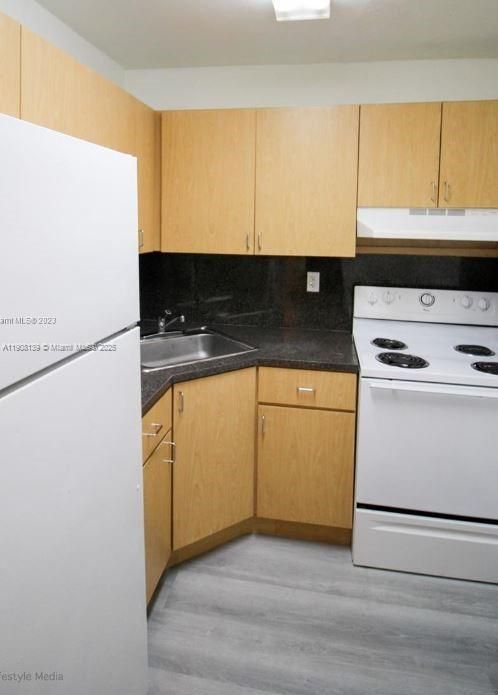Recently Rented: $1,600 (1 beds, 1 baths, 580 Square Feet)