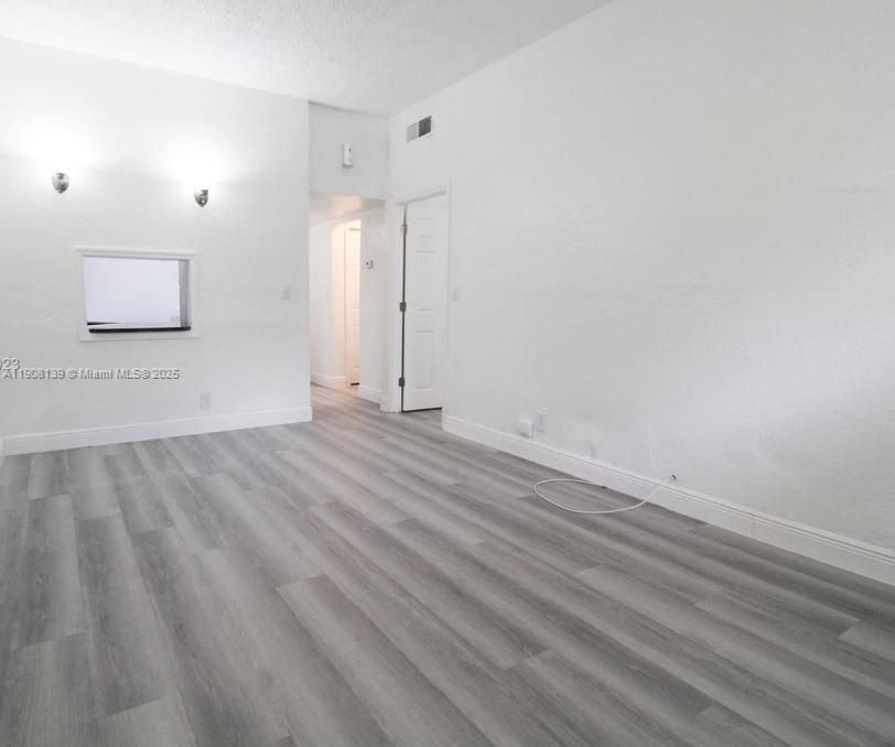 Recently Rented: $1,600 (1 beds, 1 baths, 580 Square Feet)
