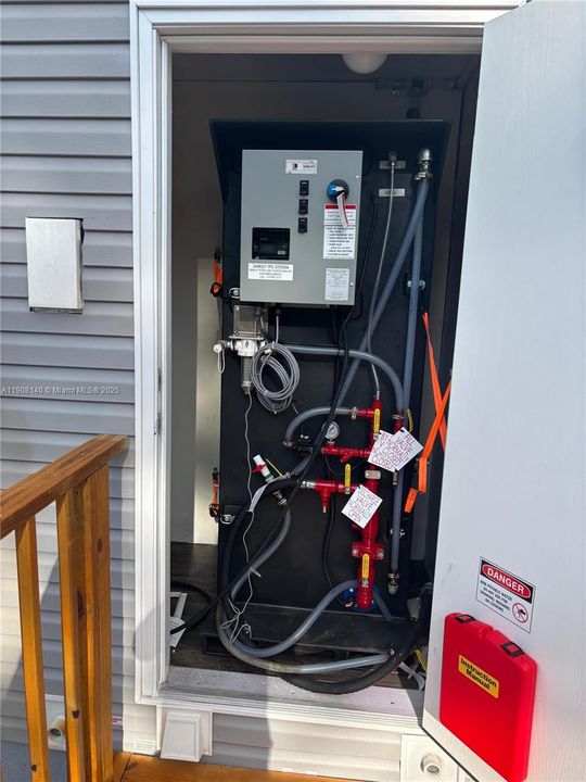 待售: $249,999 (3 贝兹, 2 浴室, 952 平方英尺)