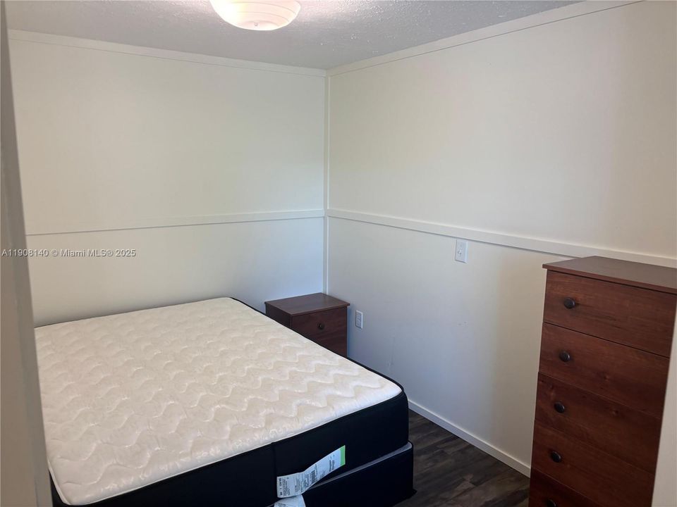 待售: $249,999 (3 贝兹, 2 浴室, 952 平方英尺)