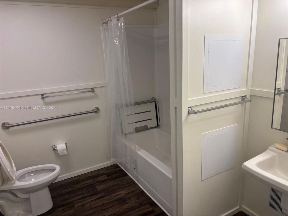 待售: $249,999 (3 贝兹, 2 浴室, 952 平方英尺)