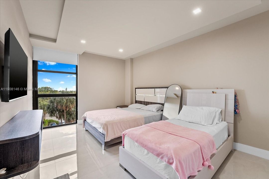 待售: $619,000 (3 贝兹, 2 浴室, 1560 平方英尺)