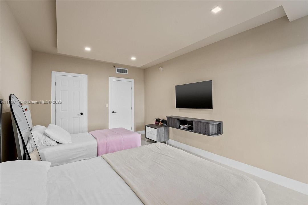 待售: $619,000 (3 贝兹, 2 浴室, 1560 平方英尺)