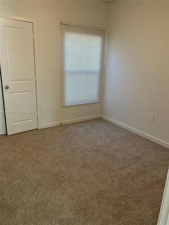 В аренду: $2,600 (3 спален, 3 ванн, 1376 Квадратных фут)